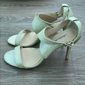 ❤️ Charles David Iridescent Snake Heels